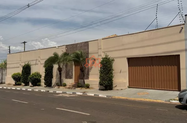 Casa para venda com piscina, localizasa no Município de Santo Antônio De Posse - Foto 1