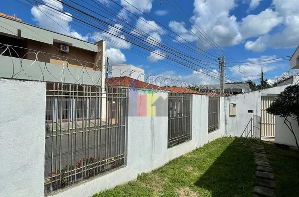 AMPLO IMÓVEL A VENDA NO CENTRO DE MOGI GUAÇU - EXCELENTE PARA CLINICAS E CENTROS ESTÉTICOS