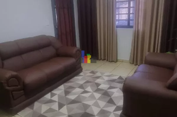 Casa com Edícula de Fundos, JD. NOVO I