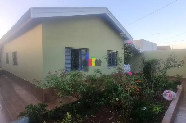 Casa com Edícula de Fundos, JD. NOVO I