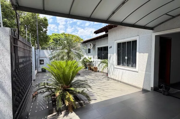 JARDIM IPÊ – PARANAVAÍ CASA + SALÃO COMERCIAL + PISCINA 320 M² CONSTRUÍDOS | TERRENO 540 M² R$ 690 MIL