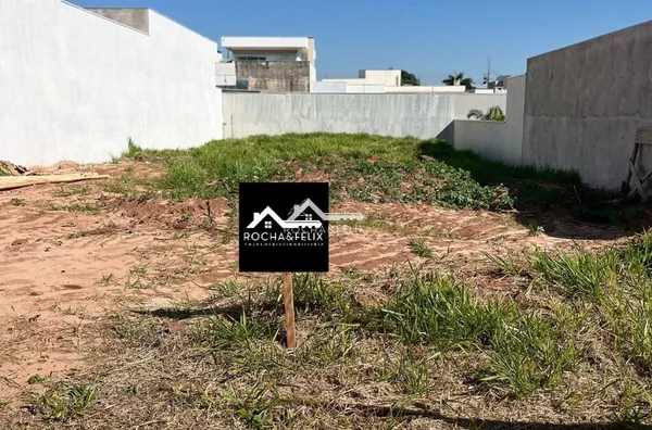 Terreno para venda no Condomínio Royal Park, em Paranavaí 