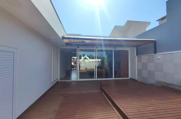 Casa em condomínio com 3 suites