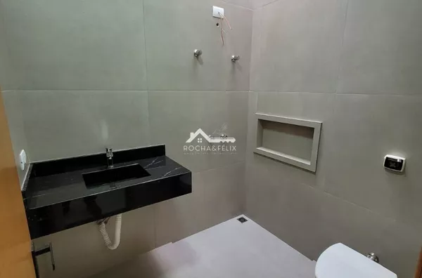 Sobrado para venda,1 suite + 2 quartos  Jardim Ipê, Paranavaí