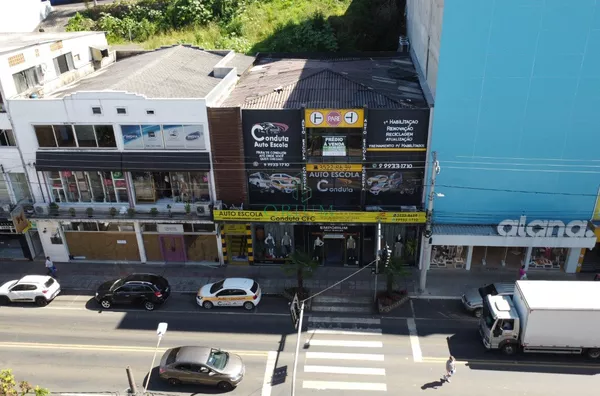 Oportunidade Única: Prédio Comercial na Av. XV de Novembro!  Descrição: - Foto 3