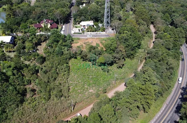 Terreno com 2.131m²