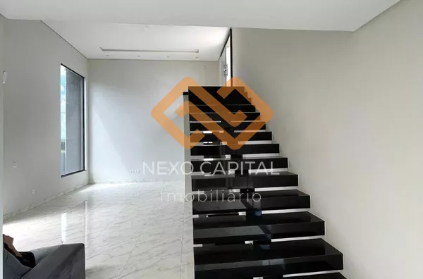 ESCADA DE ACESSO PARA O 2º PISO