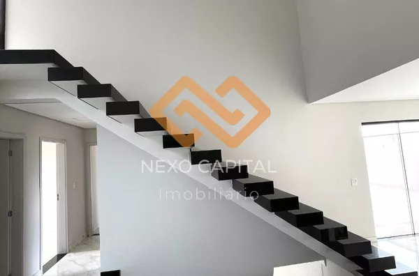 ESCADA DE ACESSO PARA O 2º PISO
