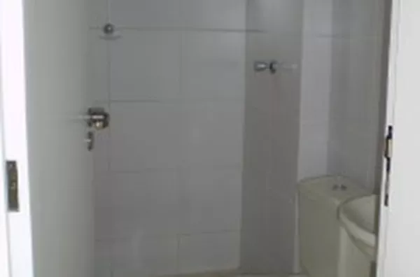 Apartamento em alvenaria, contendo 02 quartos, sala e copa conjugada e wc social. - Foto 6