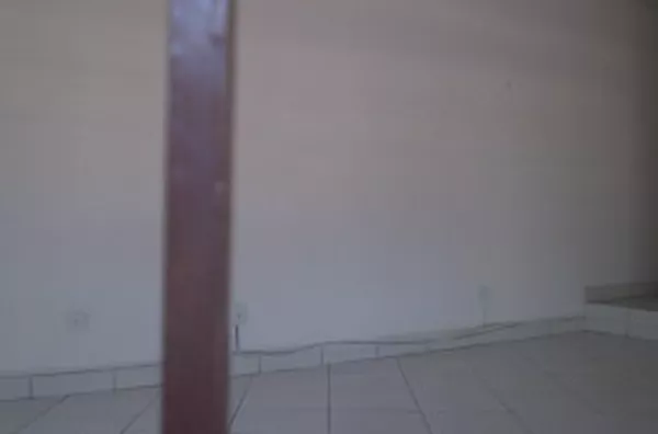 Sala comercial em alvenaria, medindo 70 m2, contendo 01 wc interno. - Foto 4