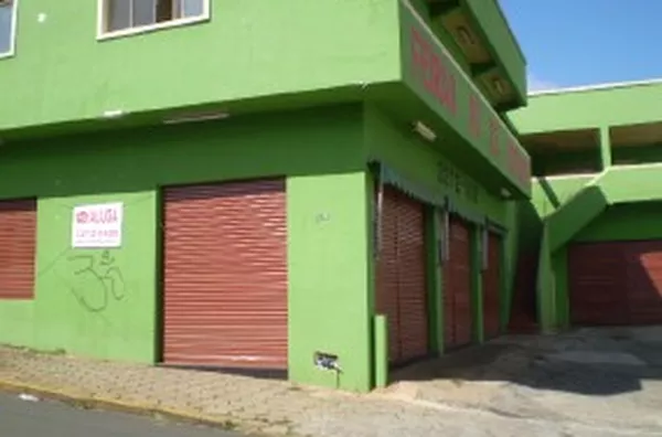 Sala comercial com 360,00 m2, com 02  wc's e com pátio. - Foto 2