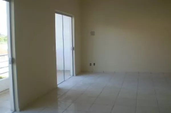 Sala comercial em alvenaria, medindo aproximadamente 43,00 m², contendo 01 wc interno. - Foto 4