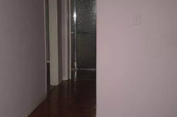 Casa em alvenaria contendo 02 quartos, sala, cozinha, banheiro área de serviço e garagem. - Foto 4