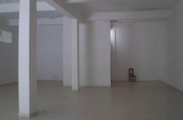 Sala comercial em alvenaria, com portas de aço, contendo 03 wcs, totalizando 100 m² - Foto 6