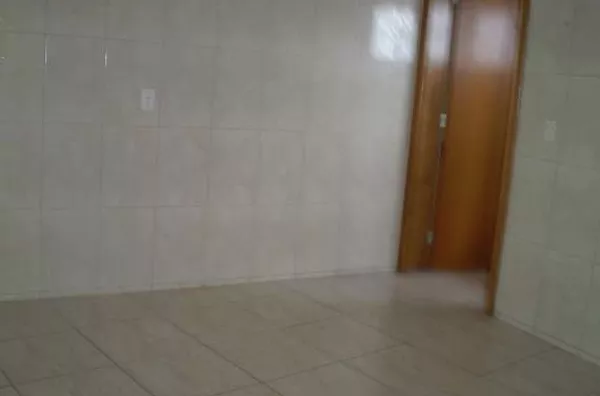 Apartamento contendo 03 quartos, sala, cozinha, wc e área de serviço. - Foto 3