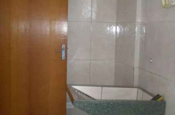 Apartamento contendo 03 quartos, sala, cozinha, wc e área de serviço. - Foto 5
