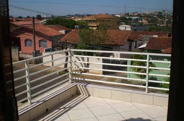 Sobrado contendo sala de estar, sala de tv, copa, 03 quartos, 01 suite com hidromassagem, 02 wcs, lavanderia, 02 garagens, 01 escritório com lavabo e despensa. - Foto 5