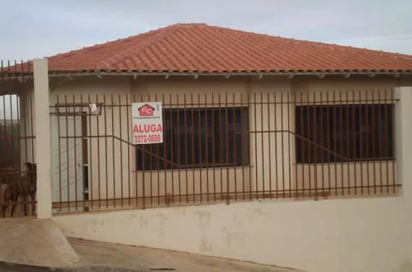 Casa em alvenaria contendo 02 quartos, sala, cozinha, wc e garagem. - Foto 2