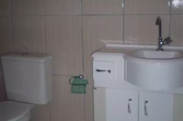 Casa em alvenaria contendo, 02 quartos, 01 suíte, sala, cozinha, wc e garagem. - Foto 4