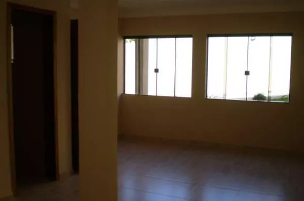 Sobrado contendo 03 quartos, wc social, lavabo, sala, cozinha, área de serviço, 03 sacadas e garagem, com 97,00m², área coletiva com salão de festas e churrasqueira. - Foto 6