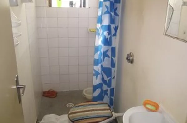 Apartamento em alvenaria (SEMI-MOBILIADO) contendo 02 quartos, sala, cozinha, wc e área de serviço. - Foto 5