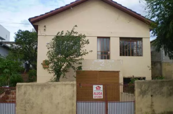 Casa mista, contendo 03 quartos, sala, cozinha, wc, lavanderia e garagem - Foto 1