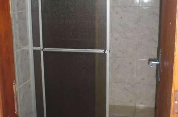 Casa em alvenaria contendo 02 quartos, sala, cozinha, wc e garagem. - Foto 6