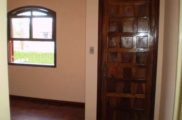 Casa em alvenaria, contendo 02 quartos, suíte, sala, copa, cozinha e wc, lavanderia com wc, garagem p/ 01 carro, abrigo p/ mais 01 carro, um quarto de despejo. - Foto 5
