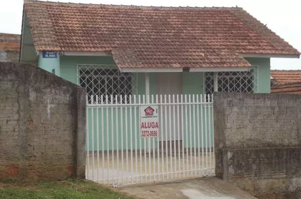 Casa de alvenaria contendo 03 quartos, sala e cozinha conjugados, banheiro e garagem. - Foto 1