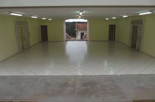 Prédio em alvenaria medindo 452,83 m², terreno medindo 4.567m². - Foto 3