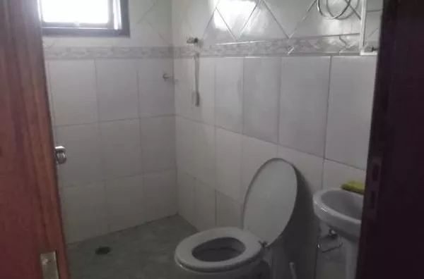 Casa em alvenaria contendo 02 quartos, sala, cozinha, wc e garagem. - Foto 5