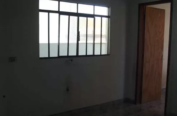 Casa em alvenaria contendo 02 quartos, sala, cozinha, wc, área de serviço e garagem - Foto 6