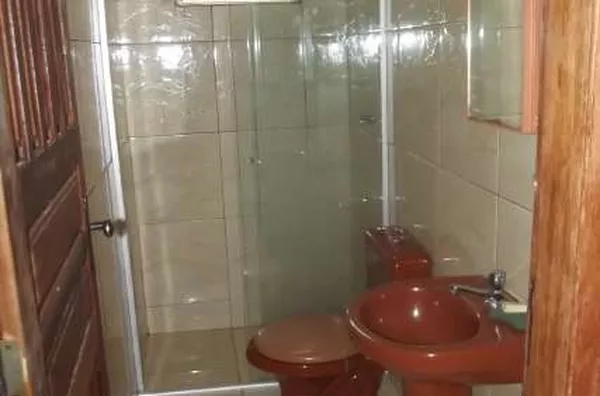 Casa contendo 03 quartos, 02 salas, copa, cozinha, 02 wc's, lavanderia, garagem  totalizando 120 m². - Foto 5