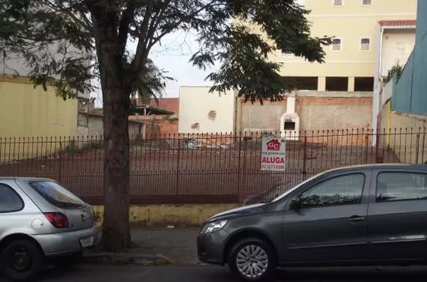 Lote de terrreno urbano, sem benfeitorias, com aprox. 455,00 m²