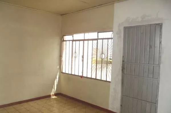 Casa mista, contendo 03 quartos, sala, cozinha, wc, área de serviço e garagem. - Foto 5