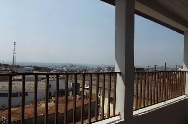 Apartamento em alvenaria, contendo 03 quartos, sendo um suíte, sala, cozinha, wc social, garagem e área de serviço - Foto 4