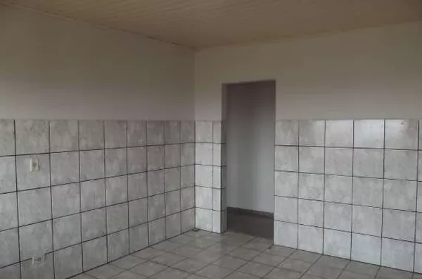 Apartamento em alvenaria, contendo 03 quartos, sendo um suíte, sala, cozinha, wc social, garagem e área de serviço - Foto 6