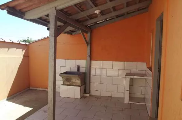 Casa em Alvenaría contendo 02 quartos, sala, cozinha, wc social, lavanderia e varanda - Foto 3