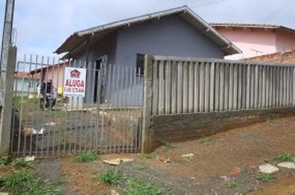Casa em alvenaria, contendo 01 quarto, sala, cozinha e wc. - Foto 1