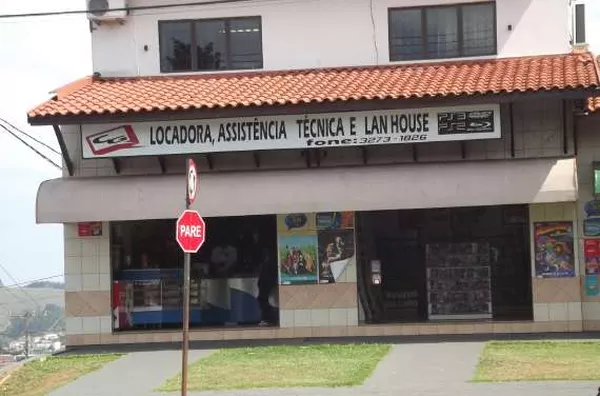 Sala comercial em alvenaria com 90,00 m², com 01 porta de aço e wc com acessibilidade - Foto 2