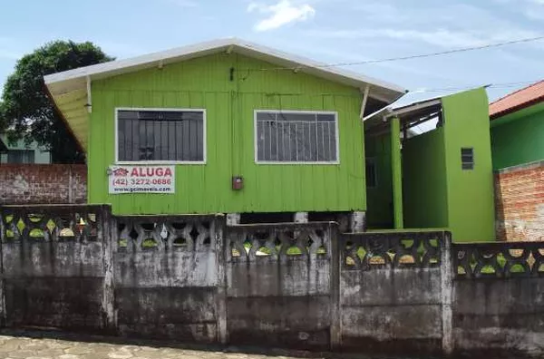 Casa mista, contendo 03 quartos, sala, cozinha, wc, edicula c/ 02 peças, lavanderia e garagem. - Foto 1