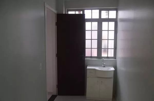 Sala própria para dentista, com área privativa de 16,50 m², com área de serviço e recepção em conjunto.  OBS: Locação disponível para dentista não especializado em ortodontia. - Foto 3