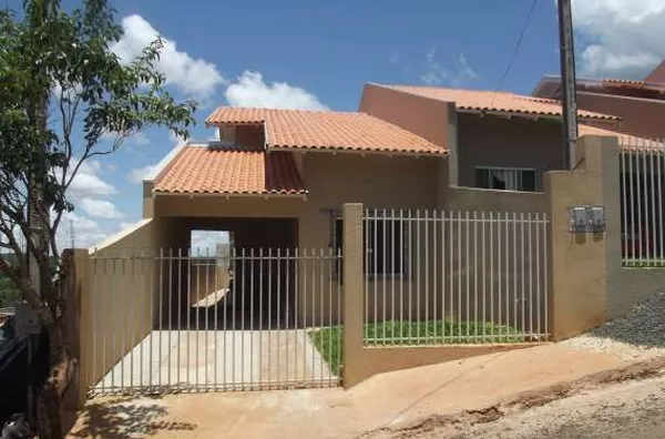 Casa em alvenaría com 02 quartos, 01 suíte, sala, cozinha, wc social, lavanderia e garagem. Obs. Com mobília completa - Foto 2