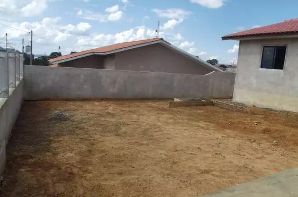 Casa em Alvenaria contendo 3 quartos, sala, cozinha, wc social, área de serviço e garagem - Foto 3