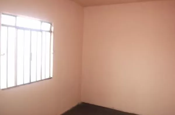 Casa em alvenaria contendo 03 quartos, sala, cozinha, wc, despensa e garagem p/ 01 carro. - Foto 6