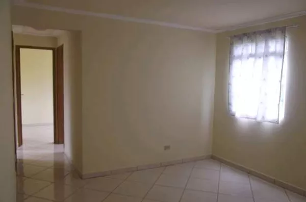 Apartamento contendo 03 quartos, sala, banheiro, cozinha e área de serviço.