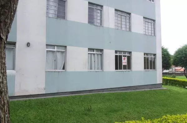 Apartamento contendo 03 quartos, sala, banheiro, cozinha e área de serviço.