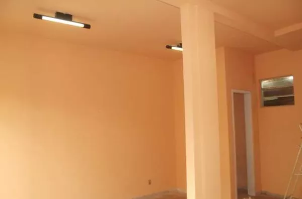 Sala comercial em alvenaria com 30,00 m² contendo um wc