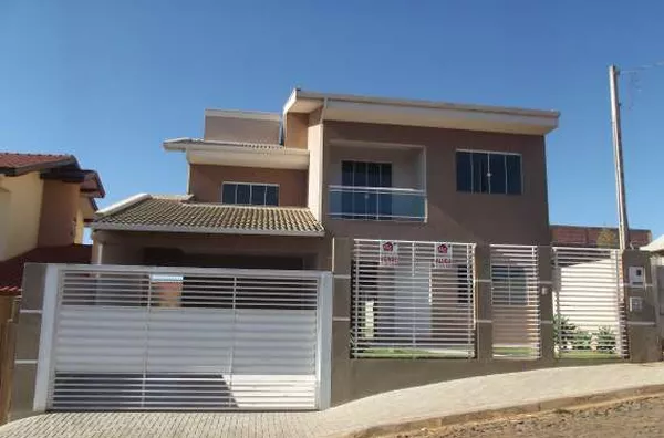 Sobarado em alvenaria, com 280,00 m², contendo 02 quartos, 01 suíte, 02 salas, copa, cozinha com 02 ambientes, 01 wc, 01 lavabo, lavanderia, área de serviço, varandas e garagem para 02 carros - Foto 1