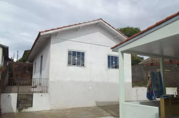 Casa em alvenaria contento 02 quartos, sala, cozinha, wc e area de serviço - Foto 1